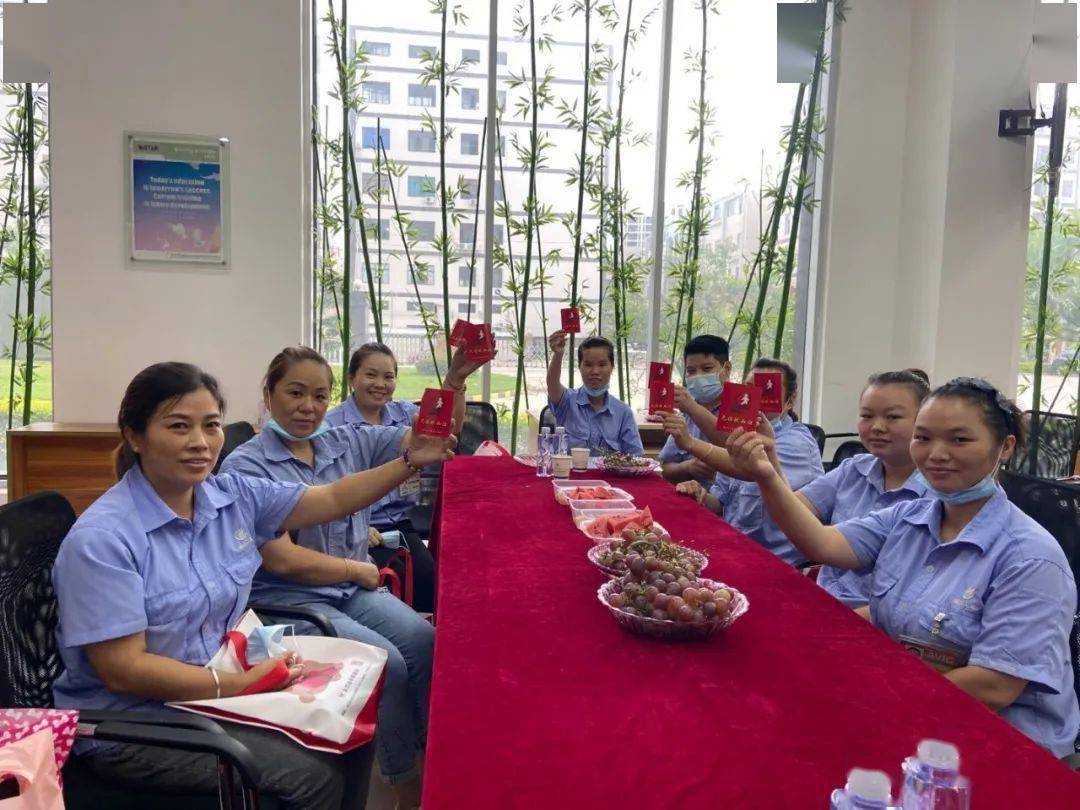 压力,东莞日新积极行动,立刻组织党员团员和群众开展无偿献血公益活动