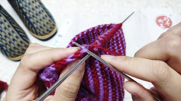 辫子花毛线棉鞋挑鞋口鞋边每一个辫子挑一针鞋口织单螺纹十二