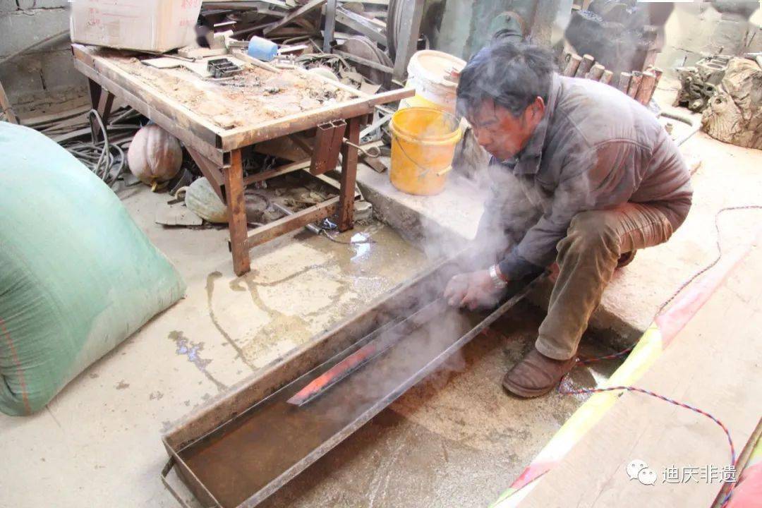 小中甸卡萨藏刀制作匠人省级非遗传承人廖金明