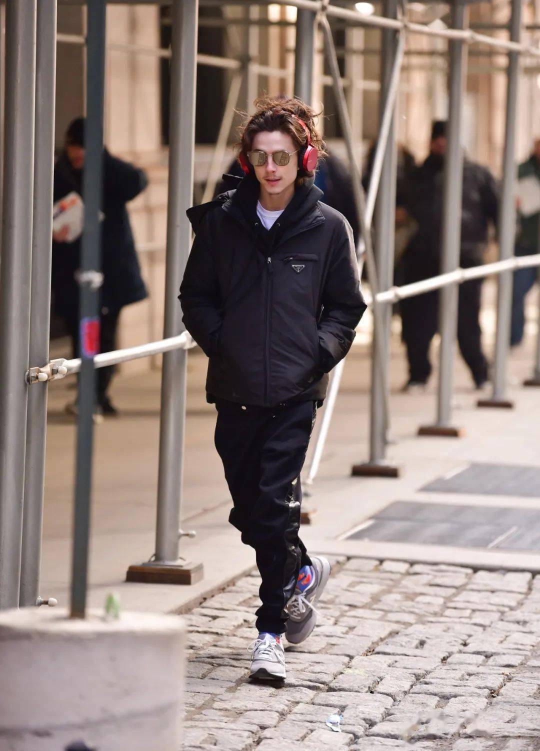 不玩音乐的这几年frankocean都去了时尚界跑业务