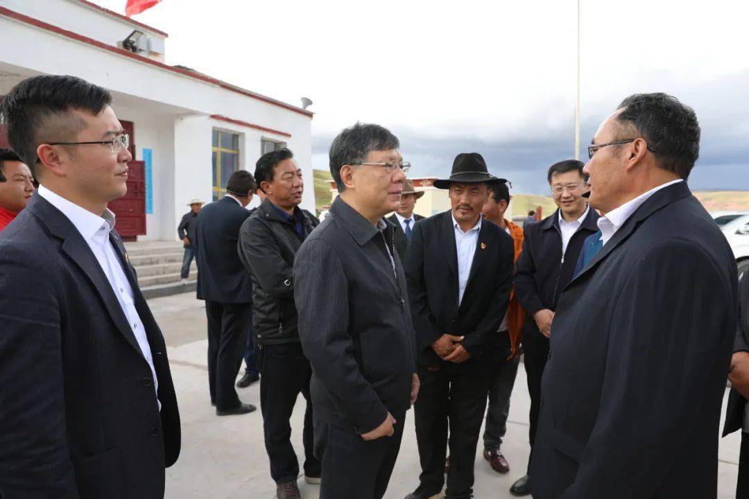 青海省委宣传部副部长高波,玉树州委常委,杂多县委书记才旦周及州委