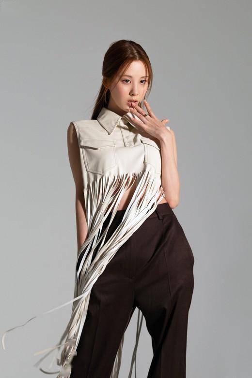 韩国女艺人徐贤最新杂志写真曝光