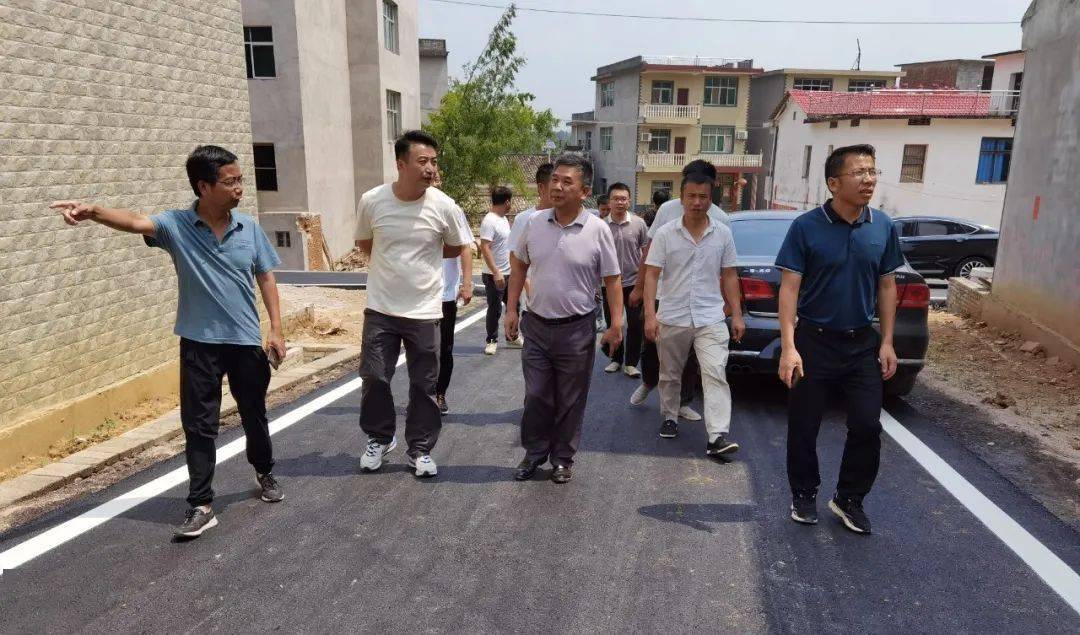 今日上高胡宝成到新界埠镇走访慰问