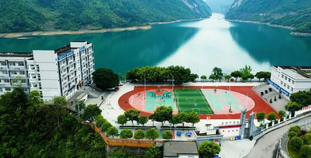 普子中学郁山中学老师恨铁不成钢时,老师就说:你所在的班级是老师带过