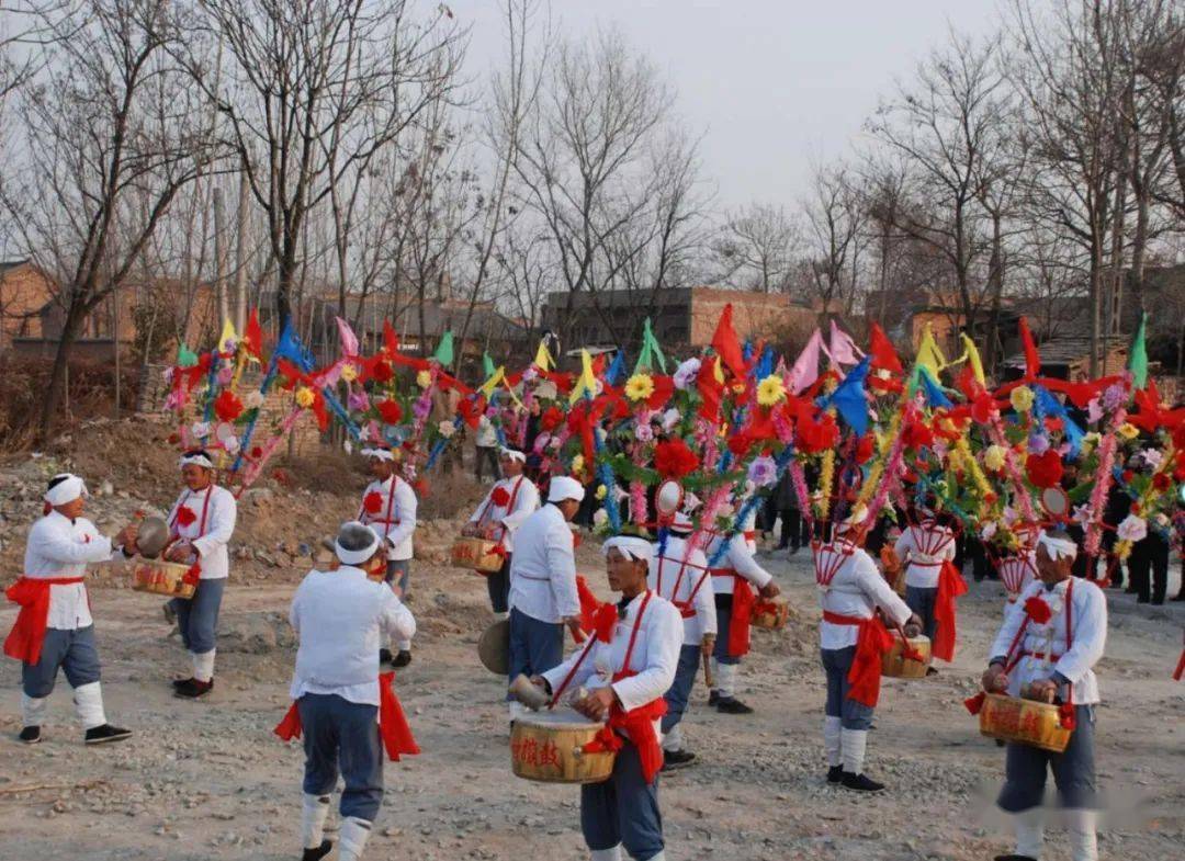 华州背花鼓--击大鼓开场华州背花鼓--夜场演出华州背花鼓--蹦跳击鼓