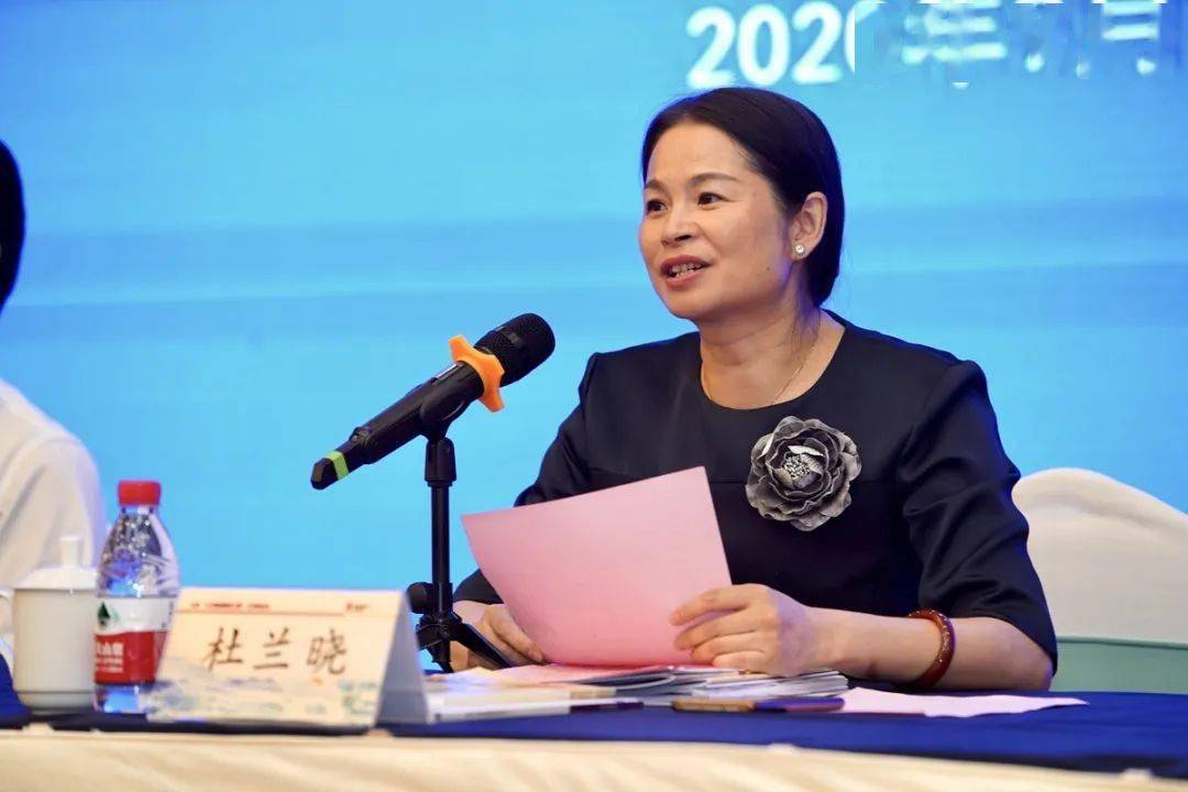 浙江旅游职业学院院长杜兰晓,市领导楼琅坚,陈小华,黄阳明参加