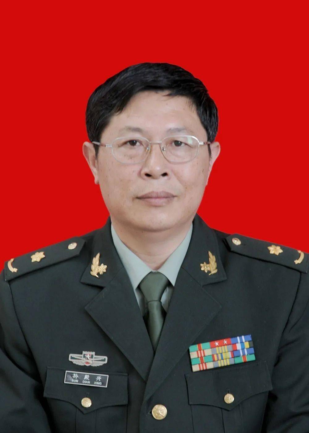 日子 学生们用自己的方式 向老师们表达感激和祝福 向"医生老师"致敬!