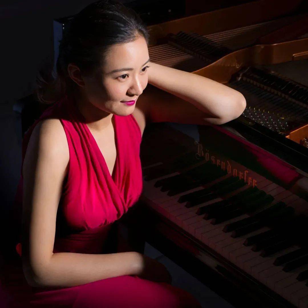 芳d大调第二交响曲降b大调第二钢琴协奏曲艾格蒙特序曲曲目钢琴:袁芳