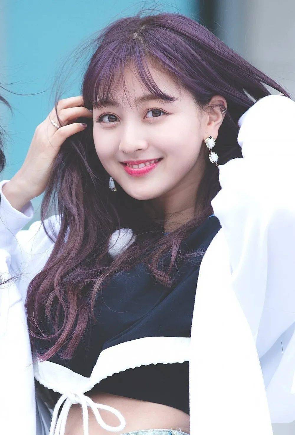 薄藤紫打算染这个颜色的小姐妹要注意啦~染了沙金色头发,日常化妆除了