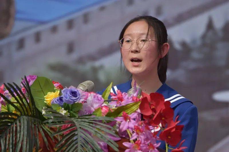 庄浪一中隆重举行庆祝第36个教师节暨表彰奖励大会