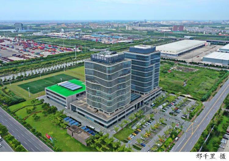 关注临港集团发布上海市首部国有企业创新发展行动计划