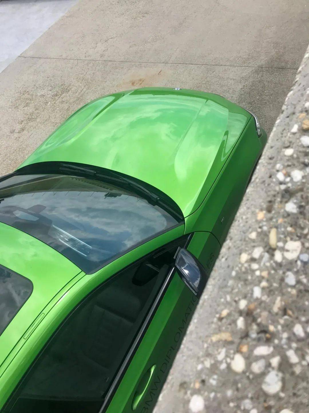 宝马3系配爪哇绿车漆有点动心了.