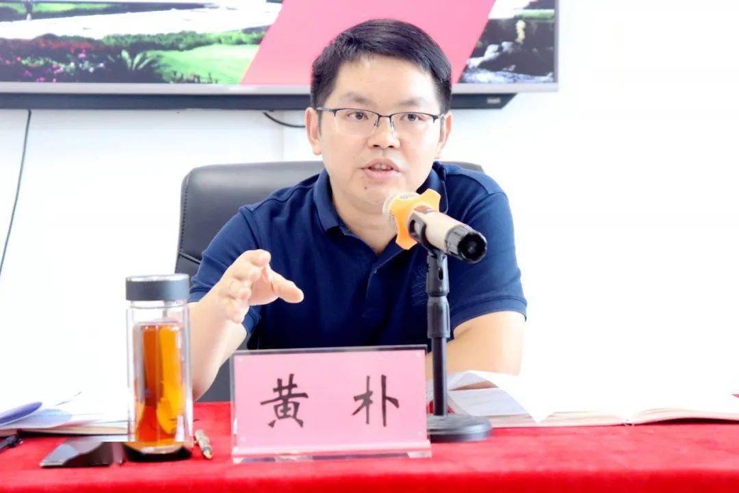 浏阳市教育局党委副书记,副局长黄朴,长郡·浏阳实验学校校长刘筱清