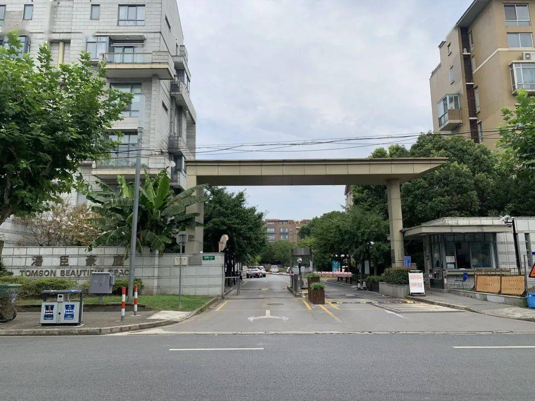 法拍房汤臣豪庭复式七折起拍单价约为535万元