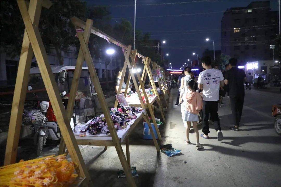 柘城的网红街真的红了一晚上来了上万人