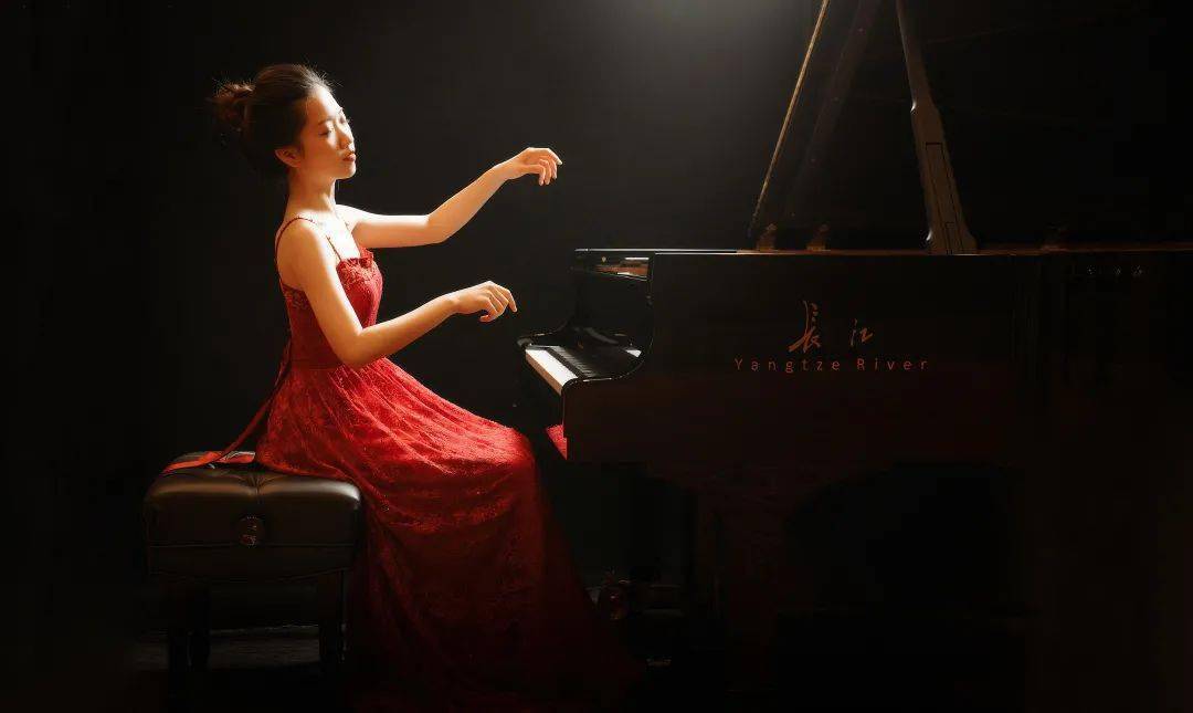 9月16日直播长江钢琴艺术家公益琴友会才华与颜值兼具的古静丹携中外