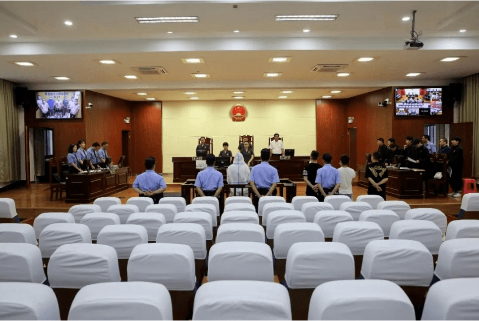 2018年10月底,陶利卫所在黑社会组织犯罪案件被黄岩公安分局立案侦查