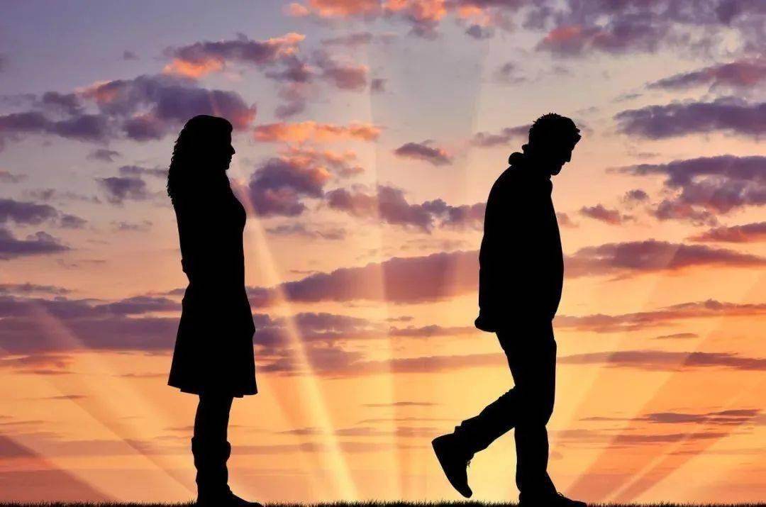 当你遭遇背叛时保持耐心生命还长上天一定会给你一个交代