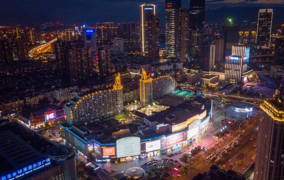 了福州人的消费休闲习惯,已过去了13年,距离2003年福州宝龙广场奠基