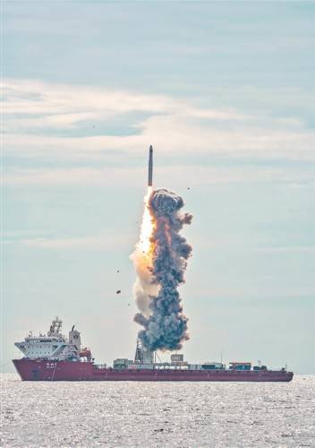 一箭九星 长征十一号火箭实现中国首次海上商业应用发射