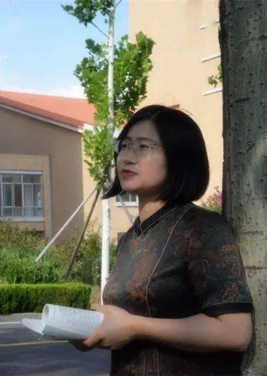 淡定果决招远一中这位女老师教过你吗