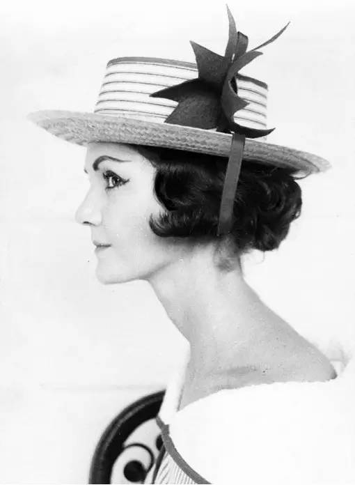 94 岁的她,依然活成少女般的模样!_phyllis