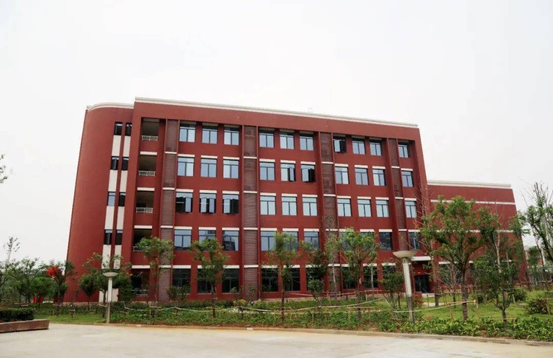 巢湖这所学校新教学楼正式启用18个班980名高三生入班