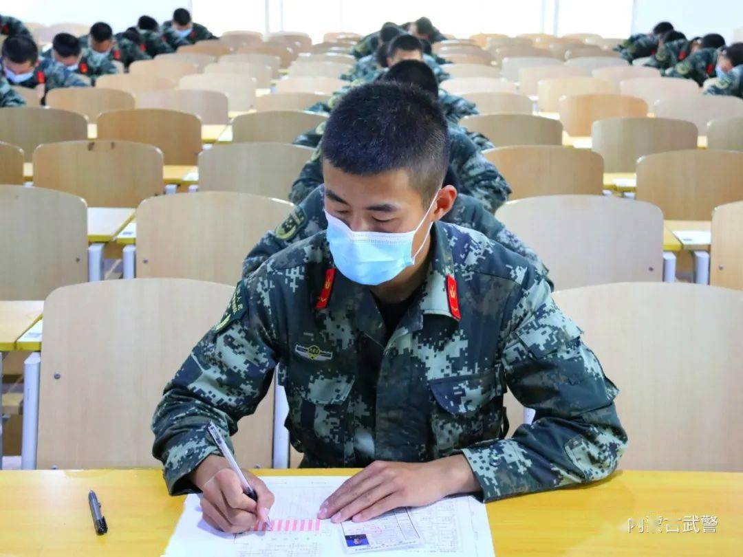 理论知识考核,以提高训导员专业知识水平为目的,主要