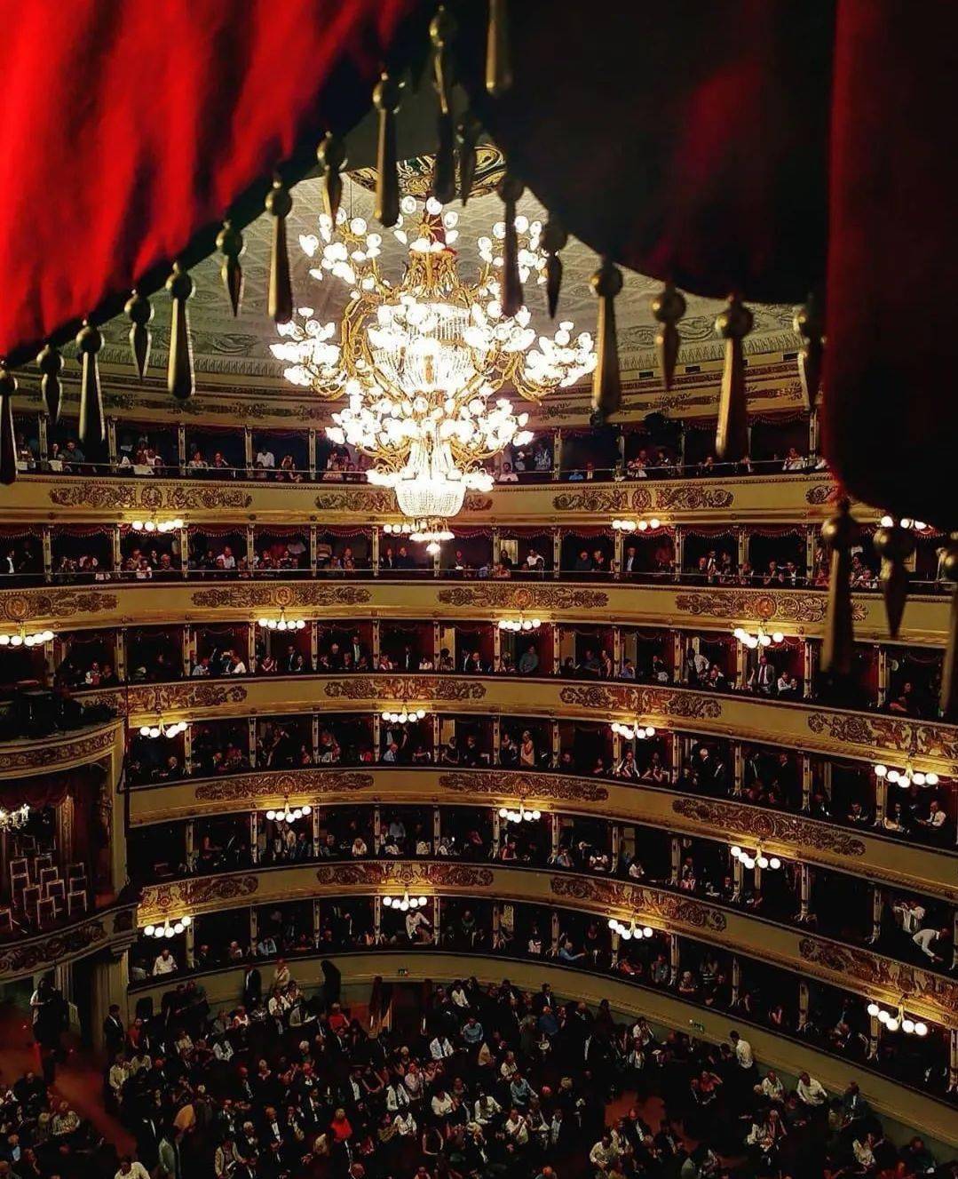 疫情下在米兰看一场带着口罩的歌剧是什么体验?_斯卡拉