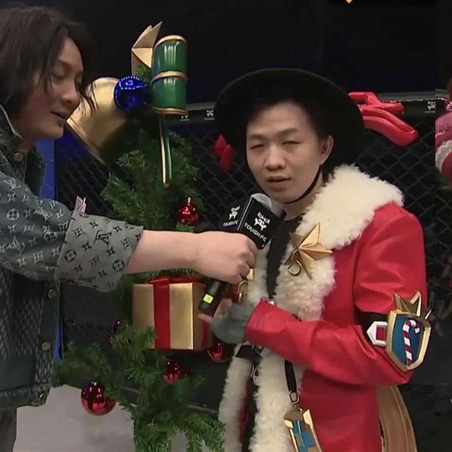 景慧cos"圣诞貂蝉"后2天涨粉4w,网友:这在暗示吕德华!_葛歌