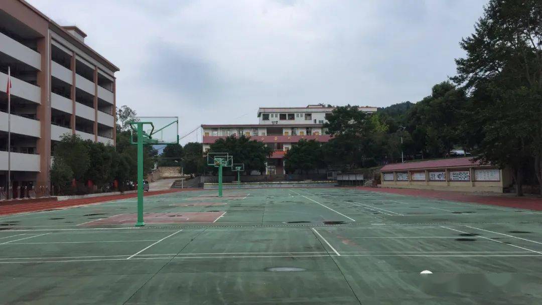 始兴县义工会新办公地址:始兴县永安大道中80号西04(九龄广场百畜大