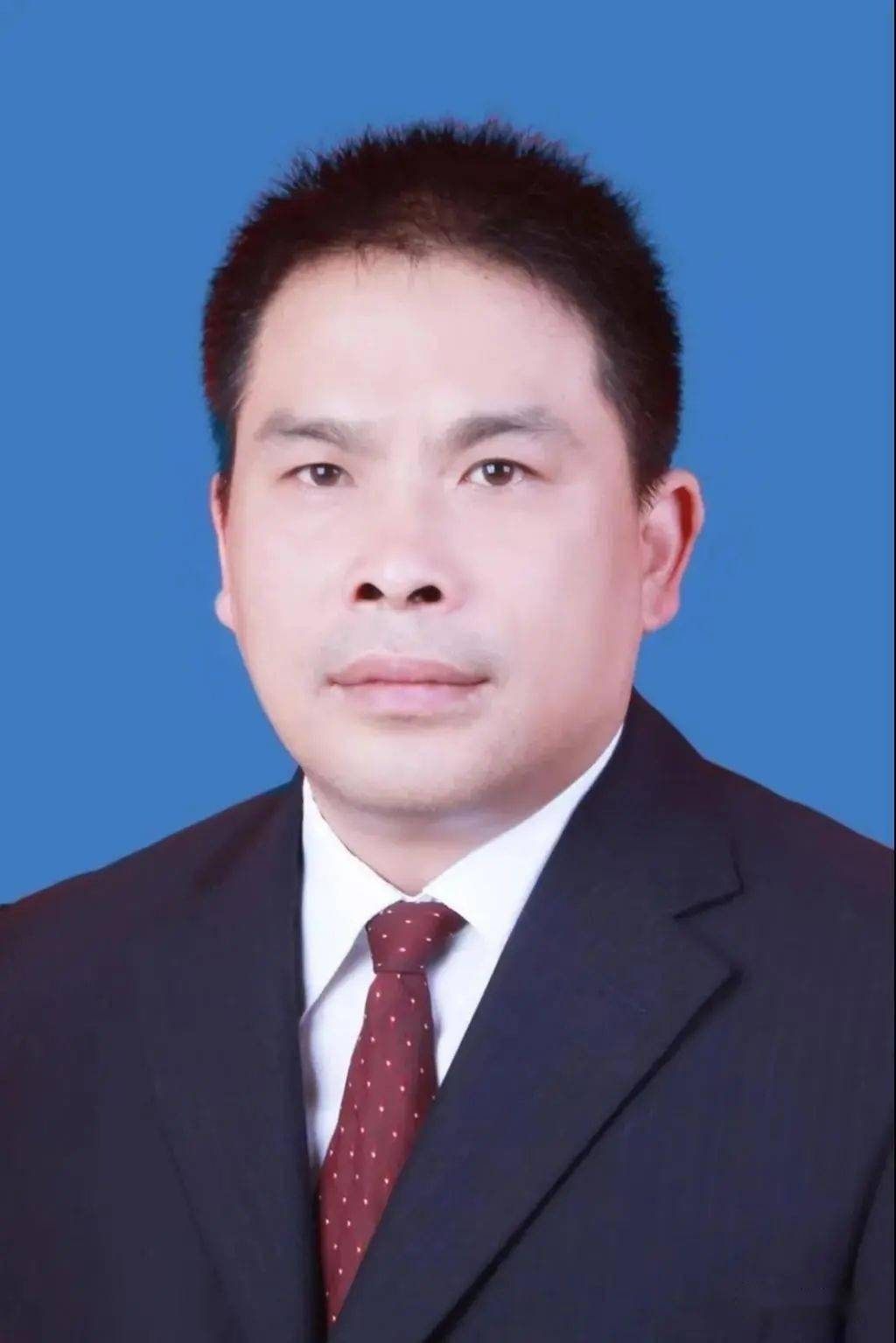 李方波,男,1973 年 4 月生,中共党员,贵州省六盘水市六枝特区公安局新