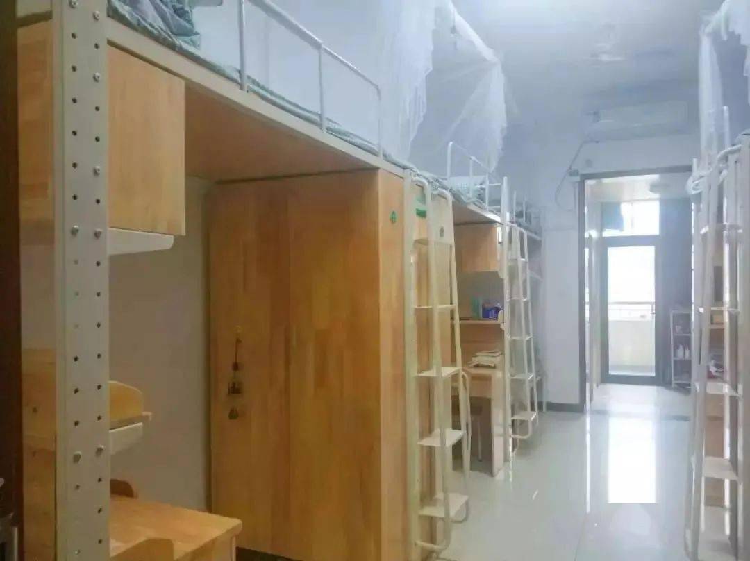 龙港巨人中学宿舍图片