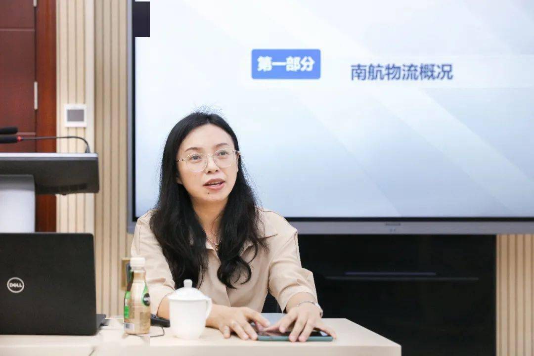 公司领导非常重视新员工的成长,在培训动员会上,何晓群董事长和刘祖斌