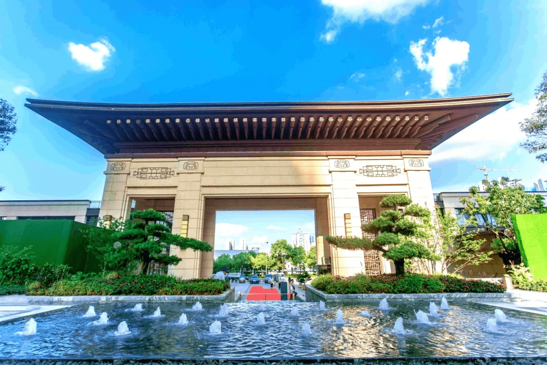 金钟环球中心喜封金顶以匠心品质致谢业主厚爱