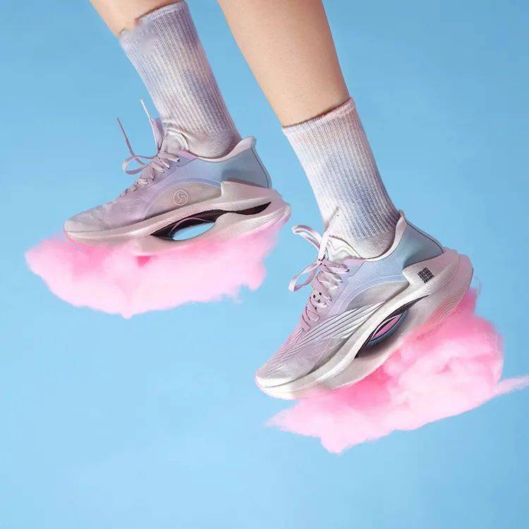 9月19日限量发售李宁绝影棉花糖缓震跑鞋