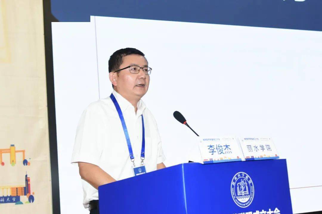 厦门医学院校长吴小南,汕头大学副校长陈敏,赣南医学院校长刘潜,丽水