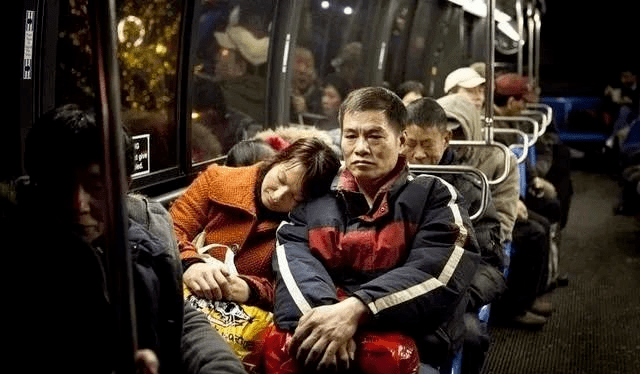 蜗居在美国的中国移民居住空间不足5平米却不愿回国