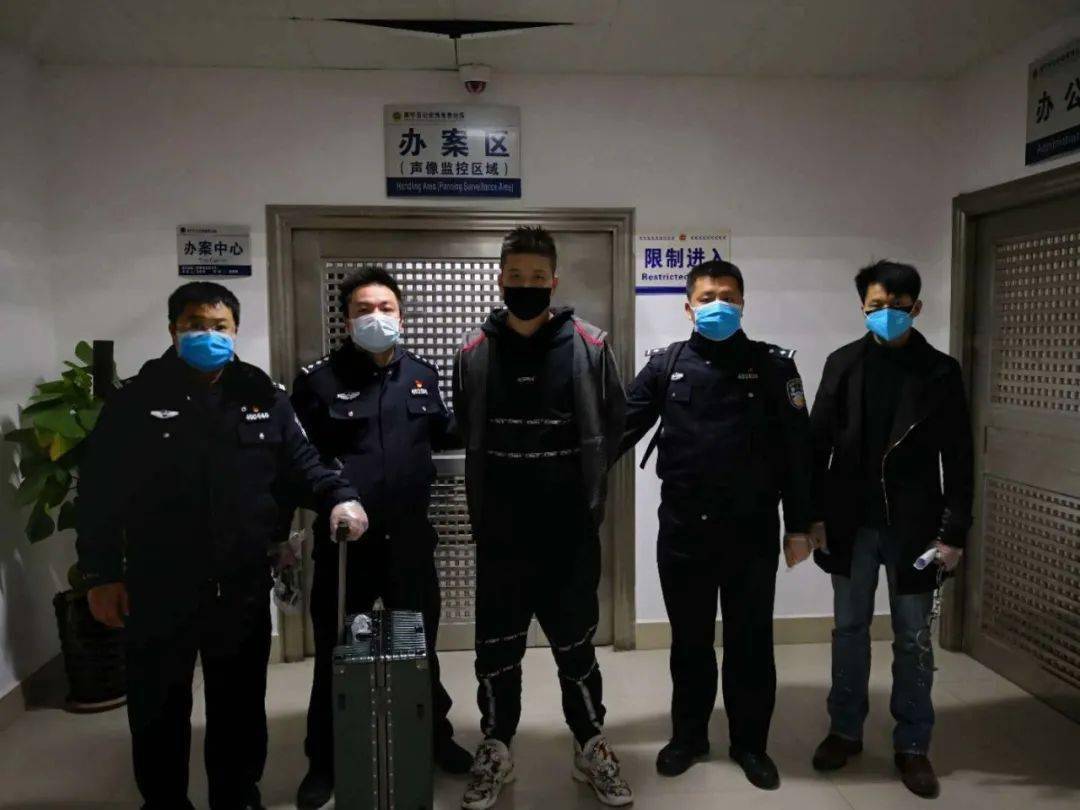 藤县警方公布大量抓捕现场图片擦亮平安名片