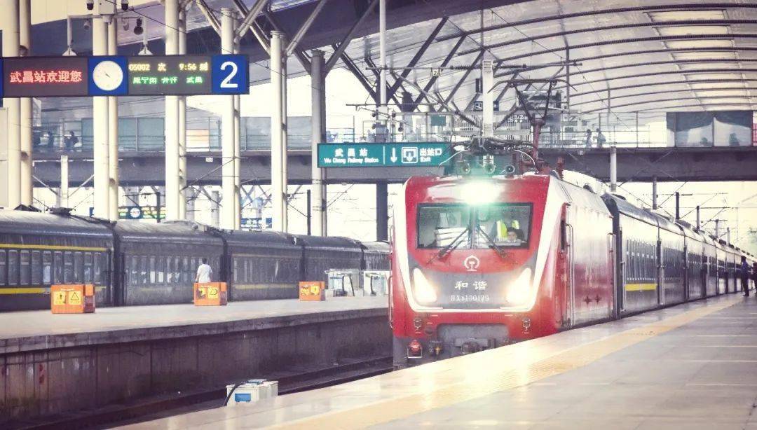 跨越302天的等待,"武铁旅游号"再启程_武昌火车站