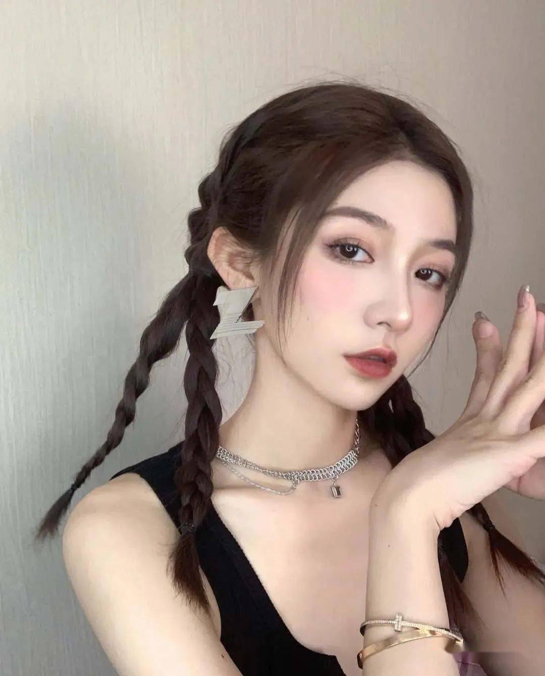 2020高级感"辣妹发型",是不是你的心头爱?