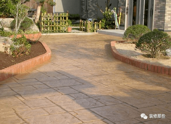 水泥地面过时了院子用压花地坪更方便一体成型耐磨美观