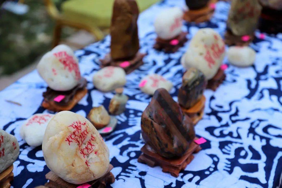 中旅花山岩画景区国庆中秋隆重推出世遗花山国庆大集市