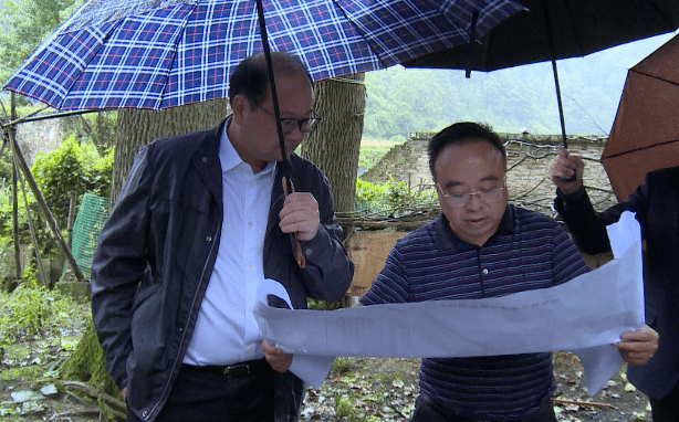 梁永泉调度农村集镇市政基础设施建设补短板改造工作