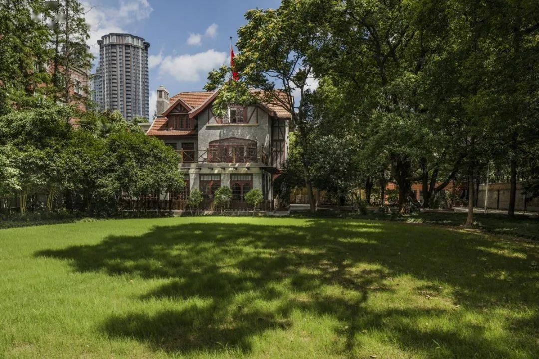 衡复建筑|安福路284号,红瓦覆顶,露木构架,英国乡村花园住宅独树一帜