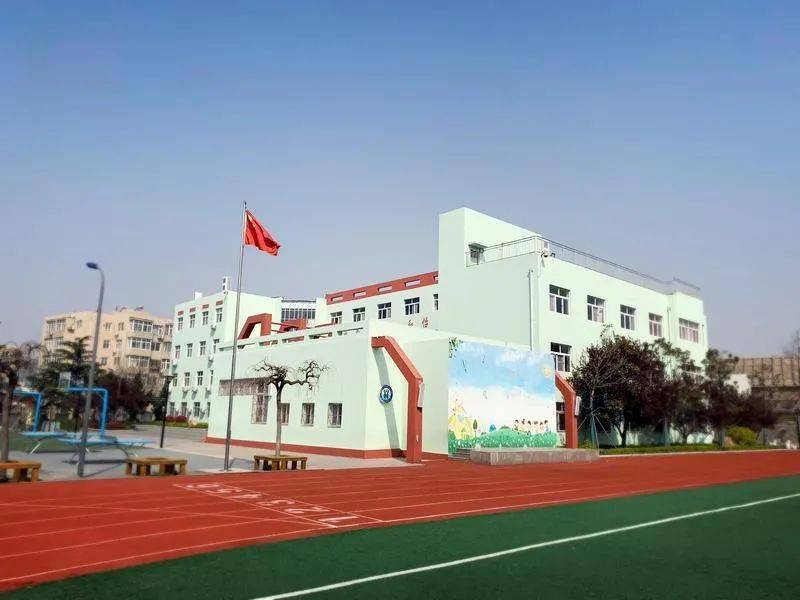 童心向党歌唱祖国校园云上拉歌活动风采展青岛永和路小学