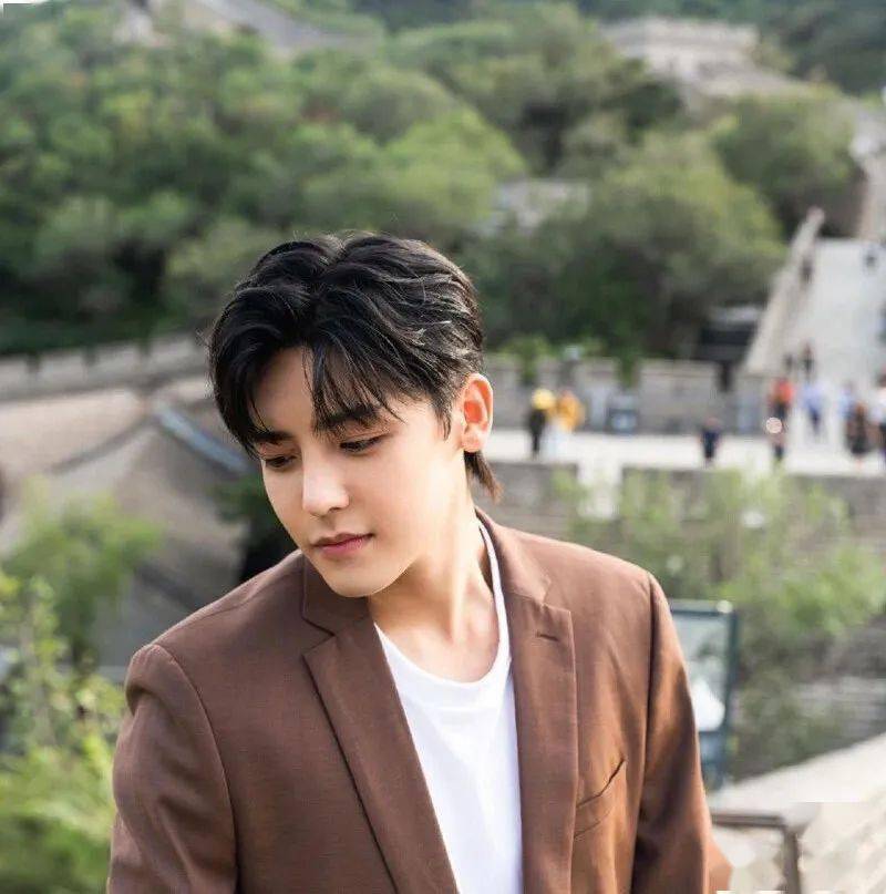 【微信头像】侯明昊