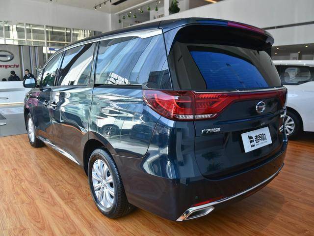 广汽版"gl8"实拍,3米轴距带来更大空间,2.0t动力油耗8.5l