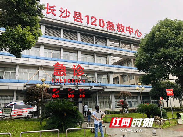 独家丨飞机厕所内疑似自杀男子被证实当晚已身亡