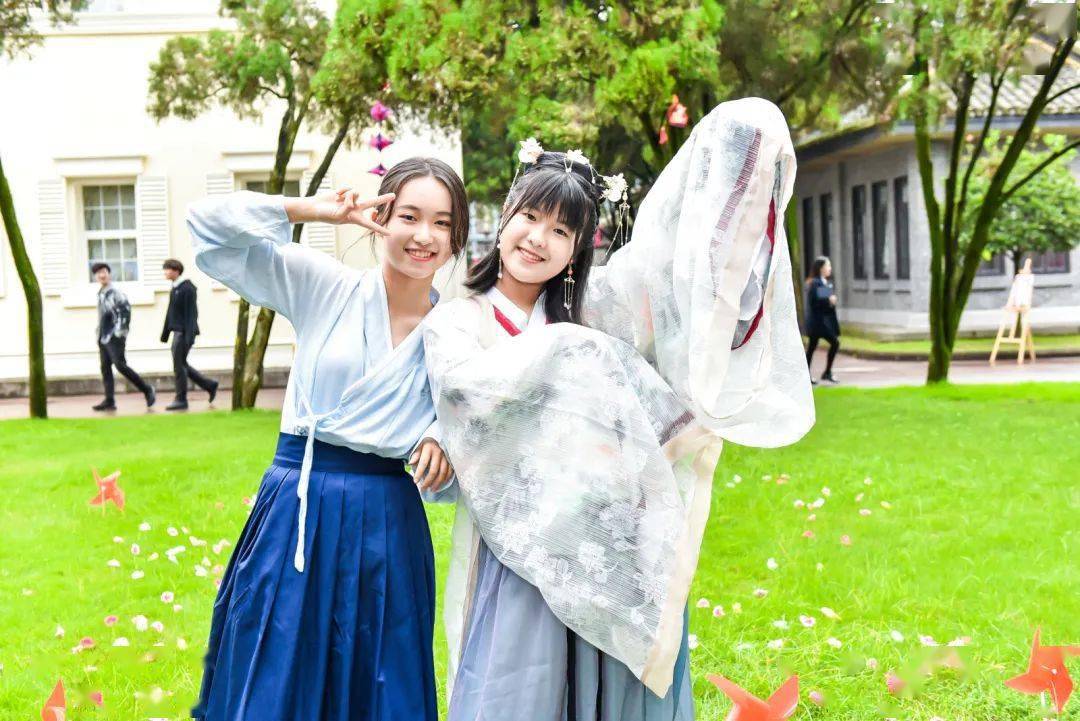 成都孔裔英美国际公学 09-26 15:05 订阅 点击查看更多订阅内容>